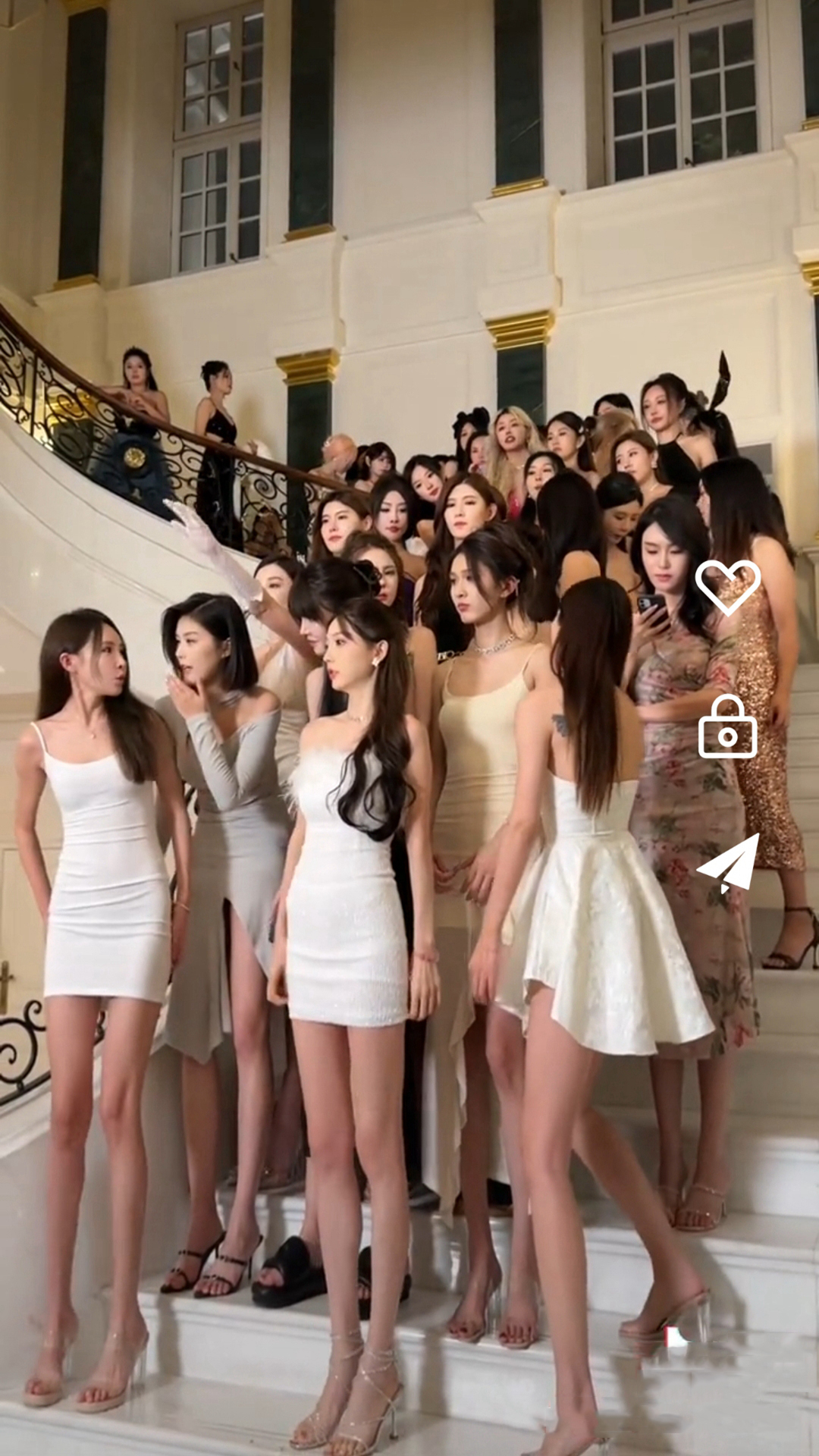 女孩的靴子太臭,室友都嫌弃截图